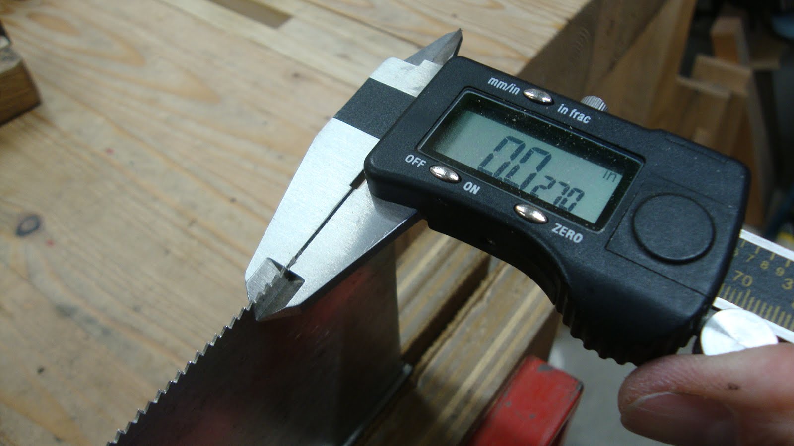 Woodworking in a Tiny Shop Saw Binding in the Cut