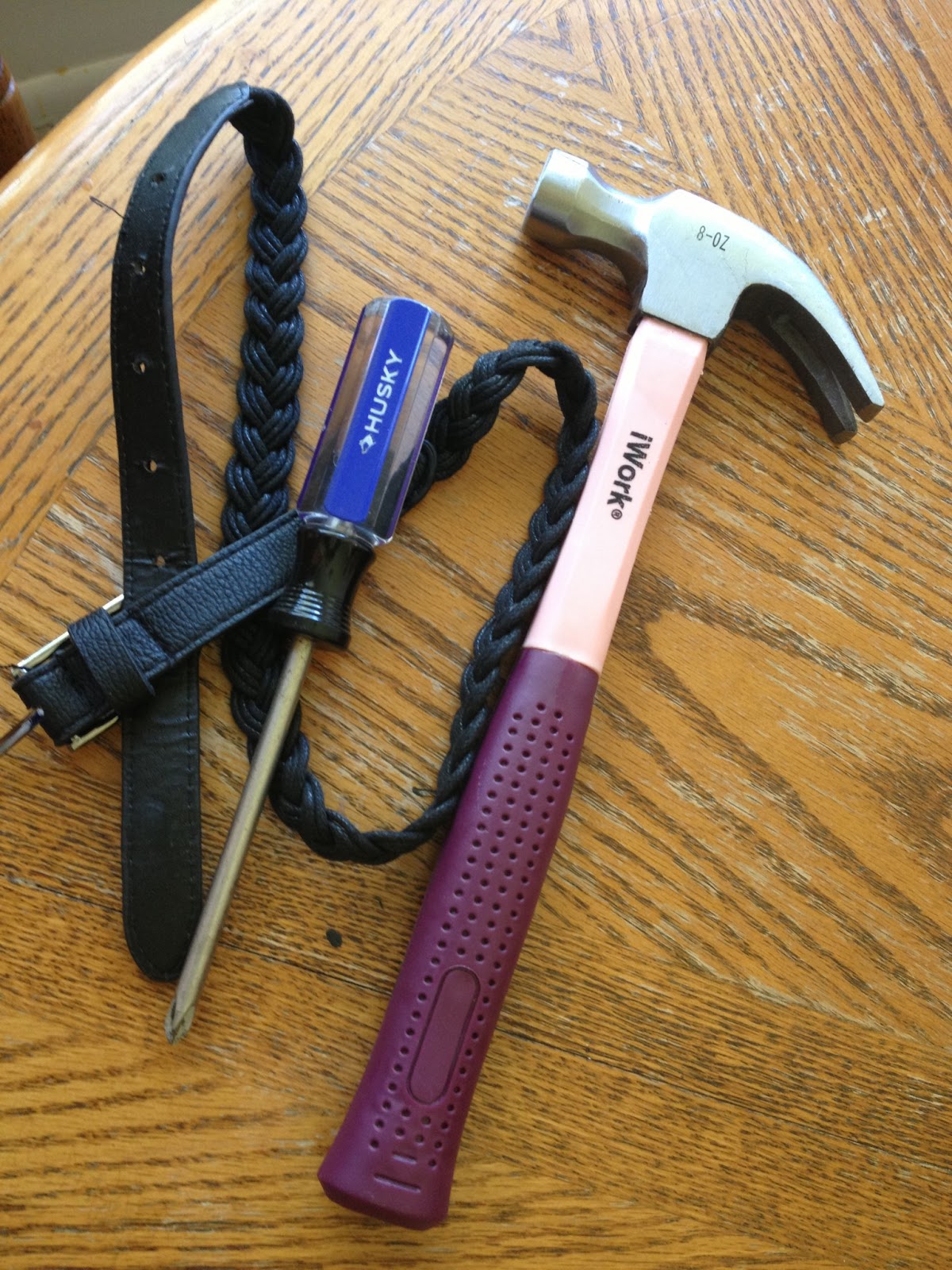 how to make a hole in a belt at home