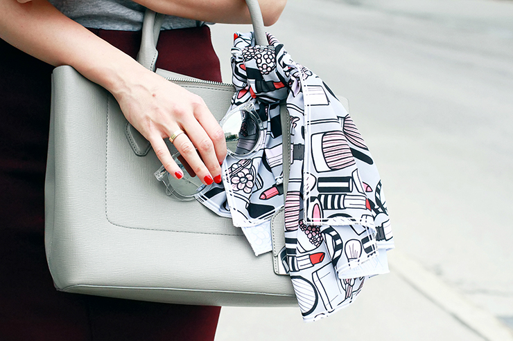 margarita_maslova_marsala_pensil__skirt_silver_glasses_curls_grey_bag