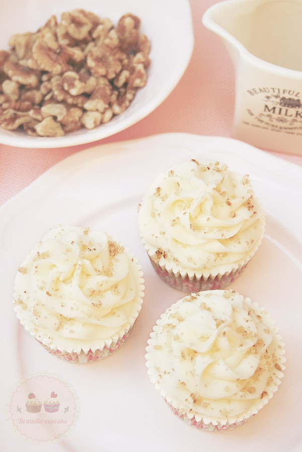 cupcakes-cream-cheese-frosting