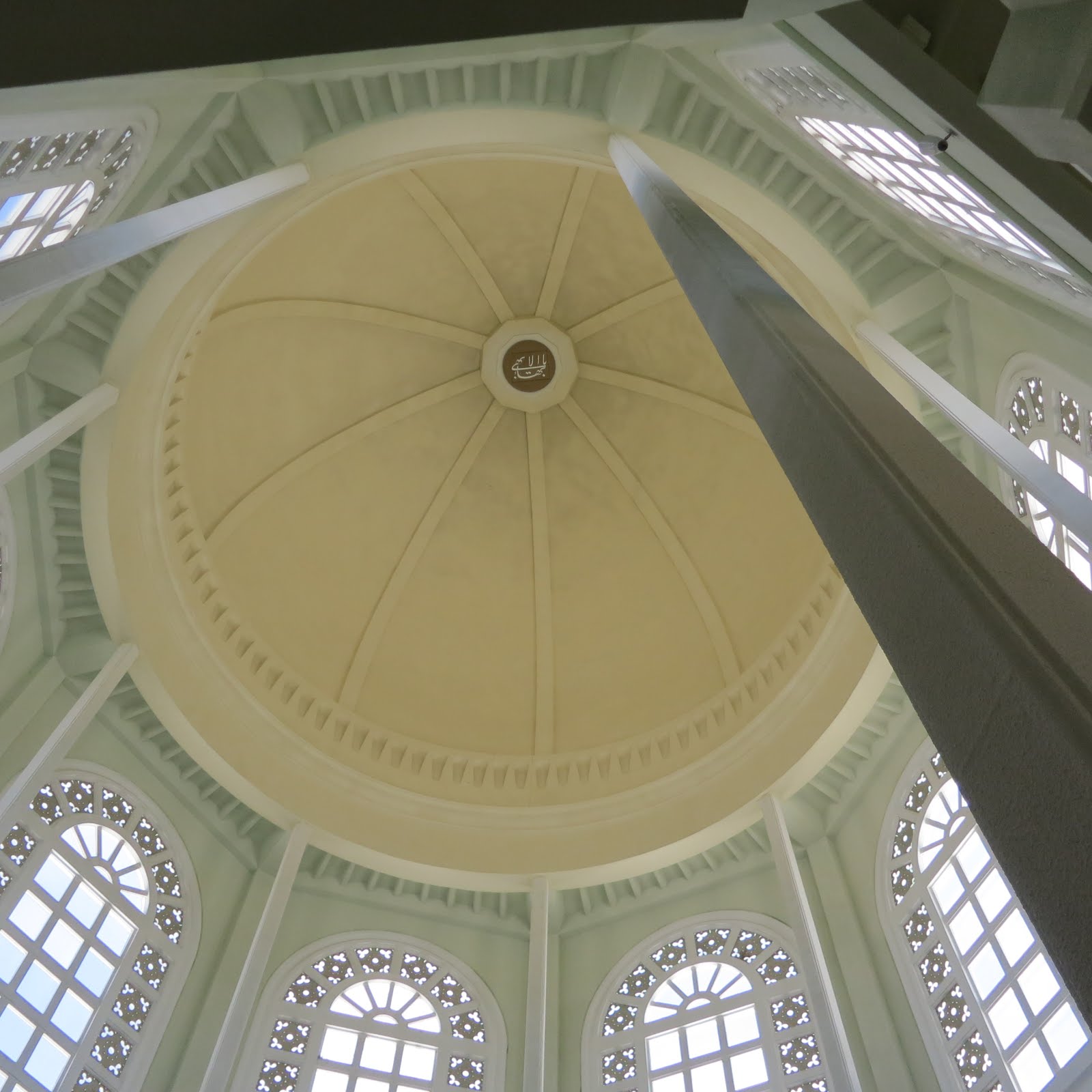 Sydney - Australia: Inside the Bahai Temple