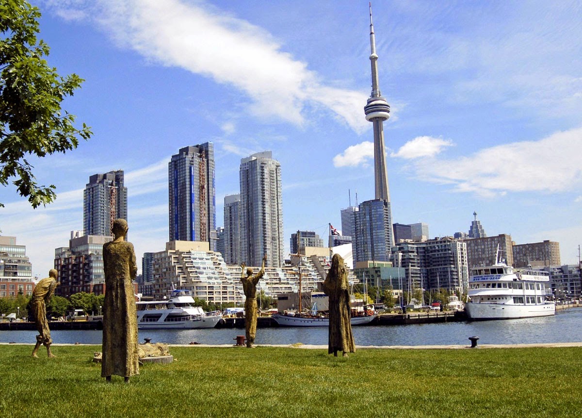 Город торонто страна. Канада столица Канады Торонто. Торонто Канада достопримечательности. Торонто исторический центр. Канада Торонто памятники.