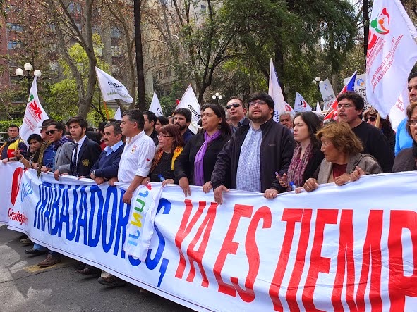 Colegio de Periodistas marcha junto a la CUT por reformas laborales