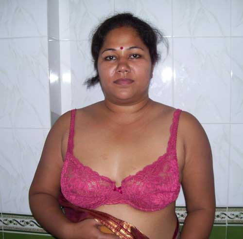 Indian Girls Pussyfucking - 110+ Hot Indian Fucking Pics - Desi Chudai, Ass Fucking ...