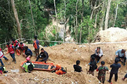 23 dari 60 Orang di Evakuasi dari Lokasi Longsor Tambang Emas Bakan