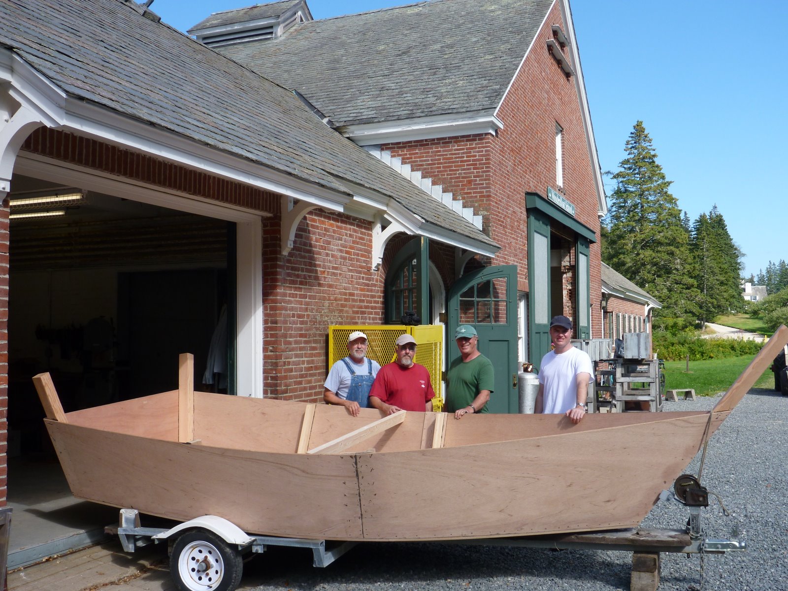 Voyages>`·.¸¸.·´¯`·...¸> We built a Lumber Yard Skiff!
