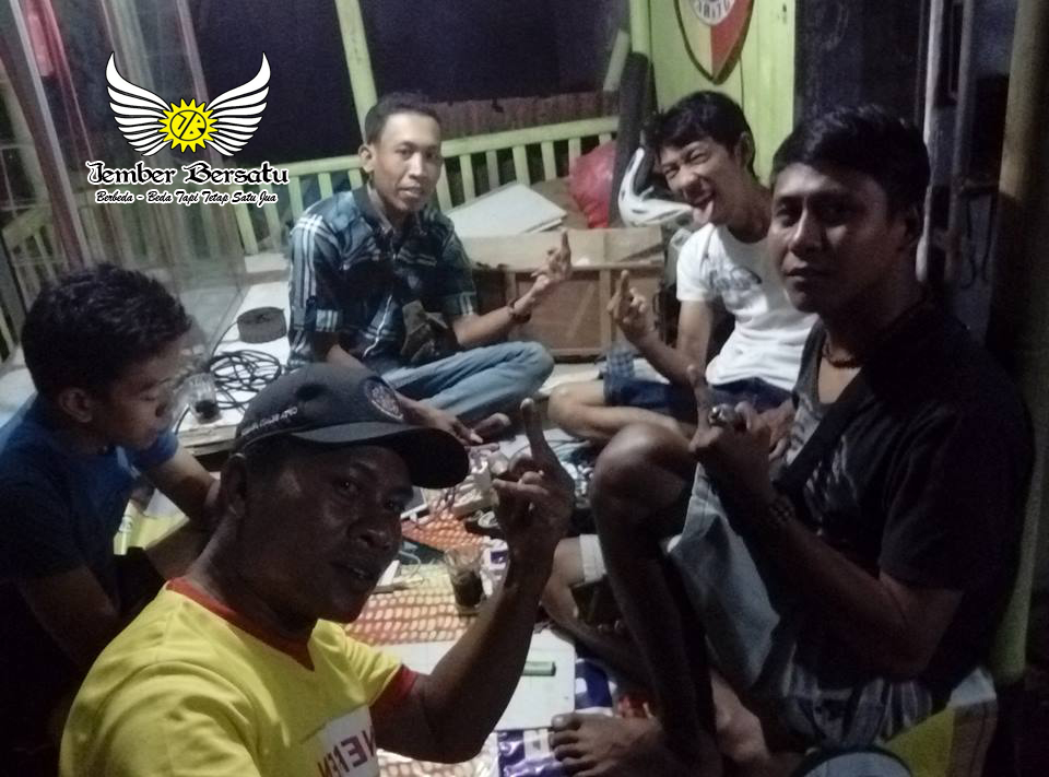 DHEMITS KUI BERBEDA - BEDA TAPI TETAP SATU JUA