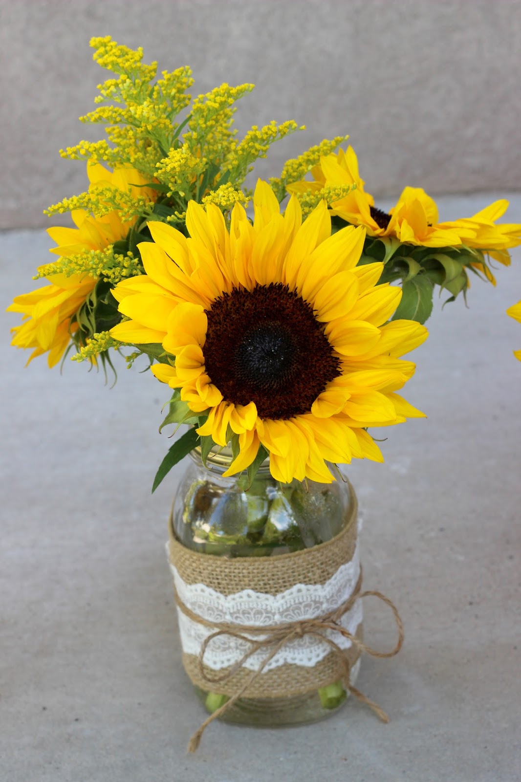 Celebration Flair: Summery Sunflowers Michelle + James