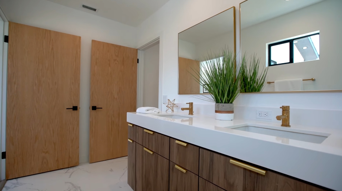 32 Interior Design Photos vs. 2381 E Allview Terrace, Los Angeles Luxury Home Transformation Tour