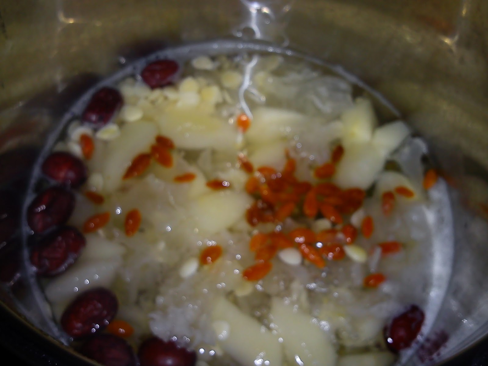 Cooking Pleasure THERMAL COOKER PEARS, WHITE FUNGUS SWEET DESSERT