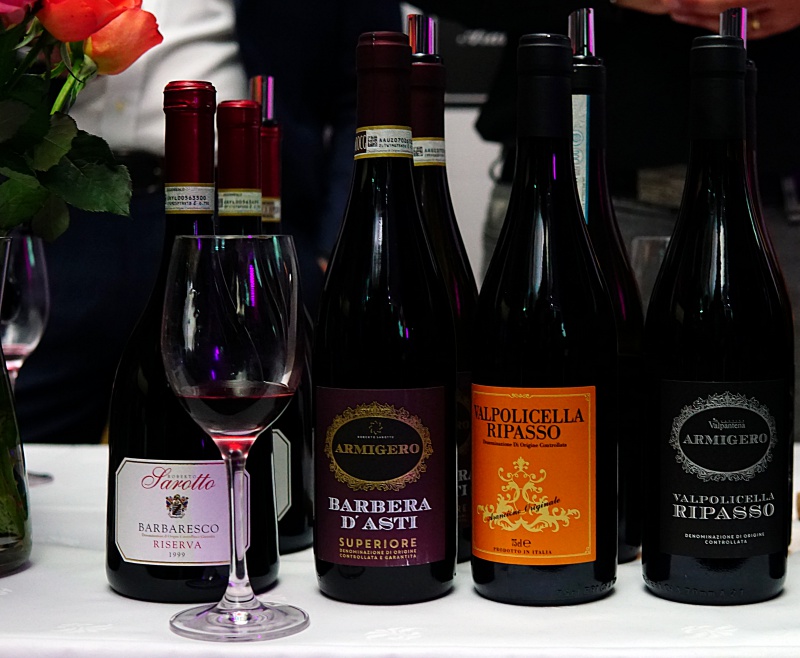 Armigero Barbera d'Asti Superiore punaviini, viinilinna