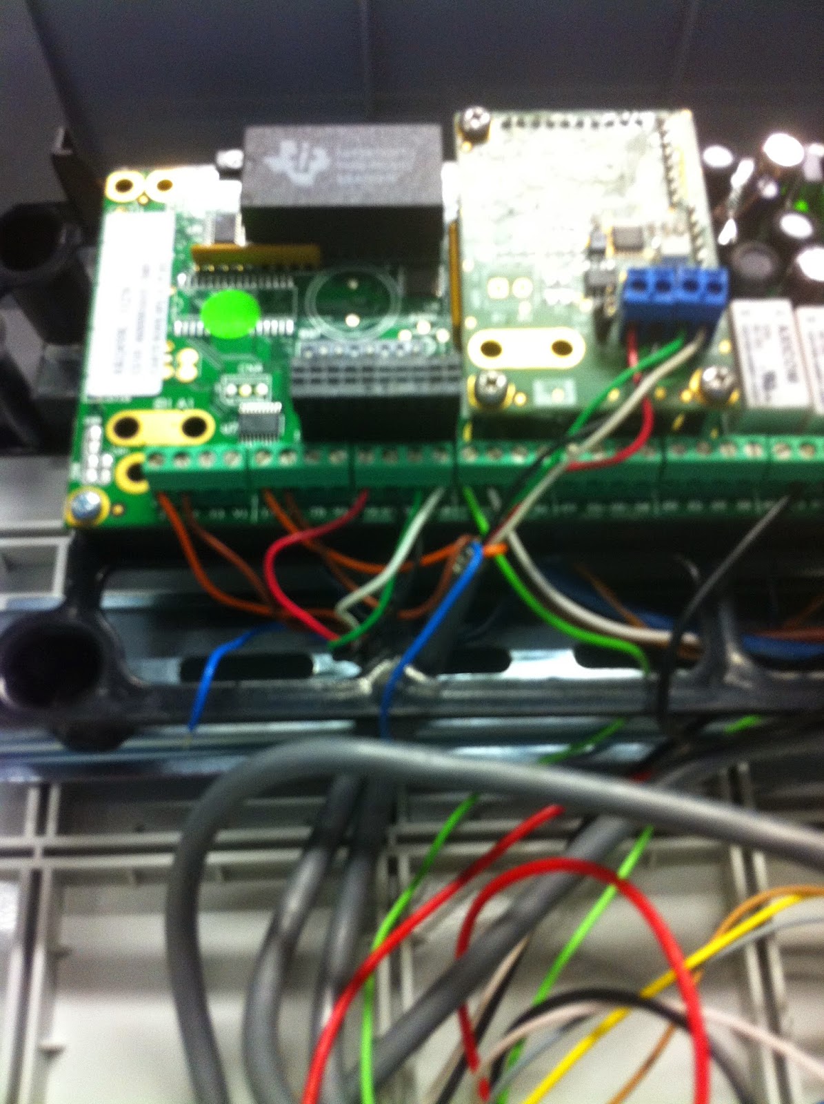 DB.Instalaciones y Montajes: Control de accesos gestionado por SM100 de ...