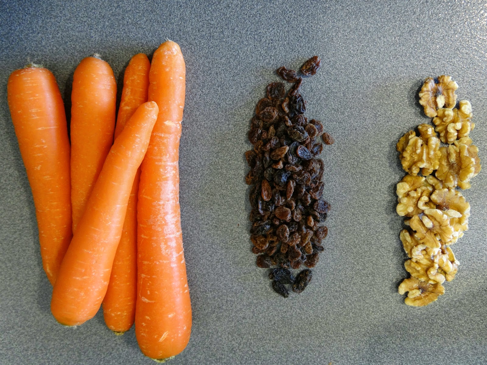 Bizcocho de zanahorias, pasas y nueces Bizcocho de zanahorias, pasas y nueces
