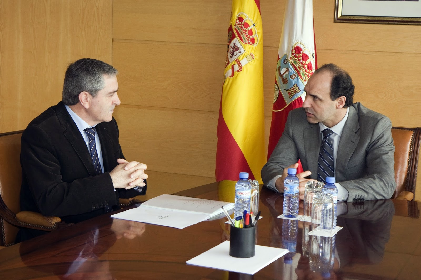 Torrelavega, cruce de caminos Suances El Presidente de Cantabria y el Alcalde de Suances se