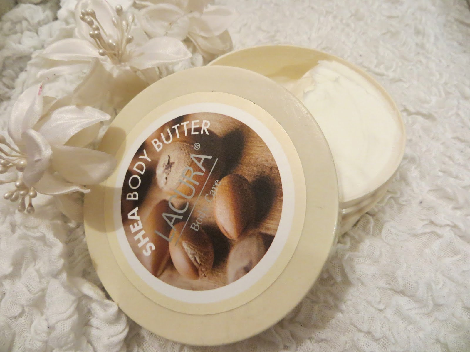 Review, Cheap skincare, Cheap, Lacura, Body Butter, Body Shop, Skin, Skincare, Body, Shea, Moisturiser, Blogger, Pretty