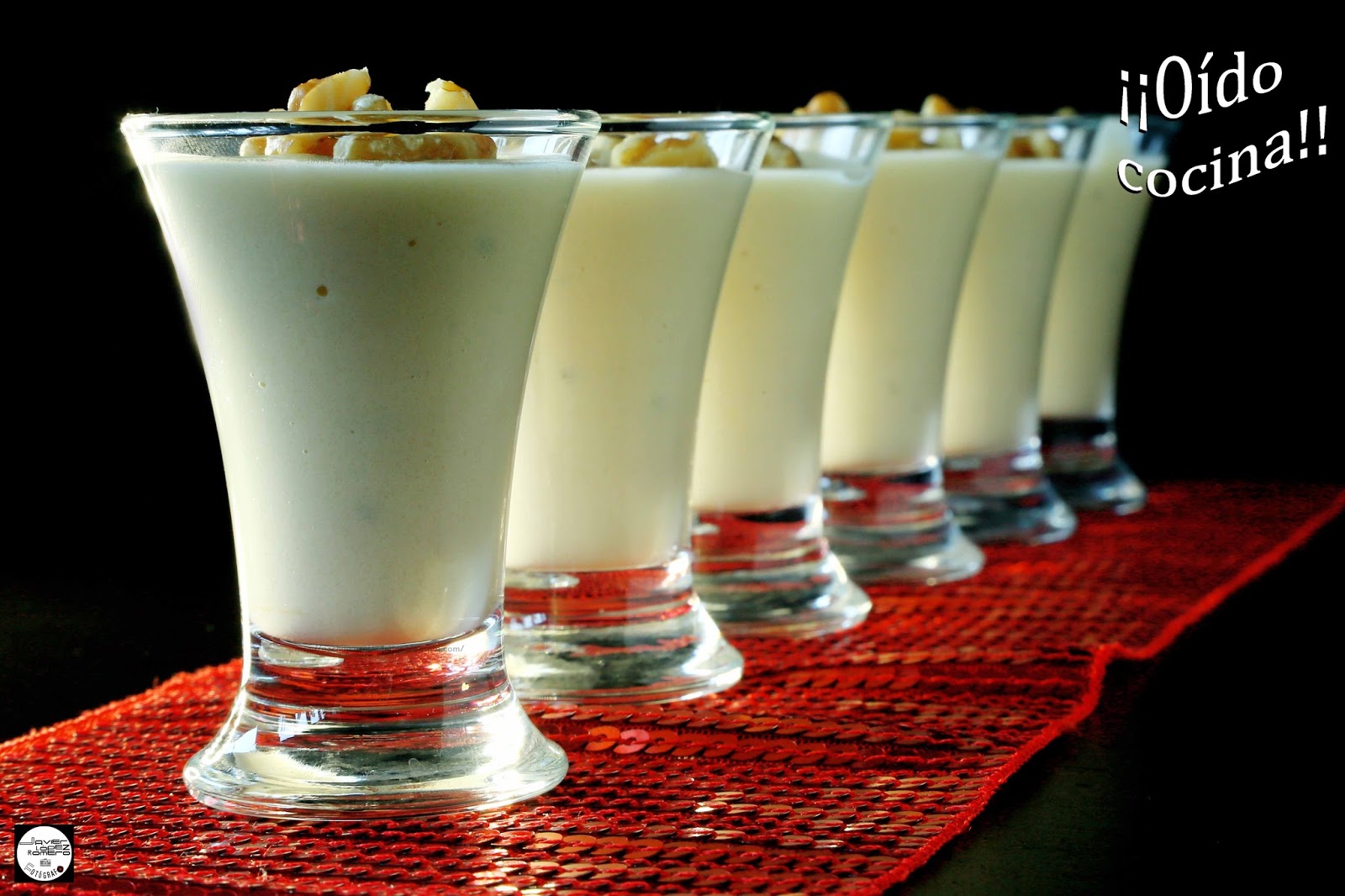 v-a-exponer-sustancialmente-aperitivos-en-vasito-navidad-fantasma