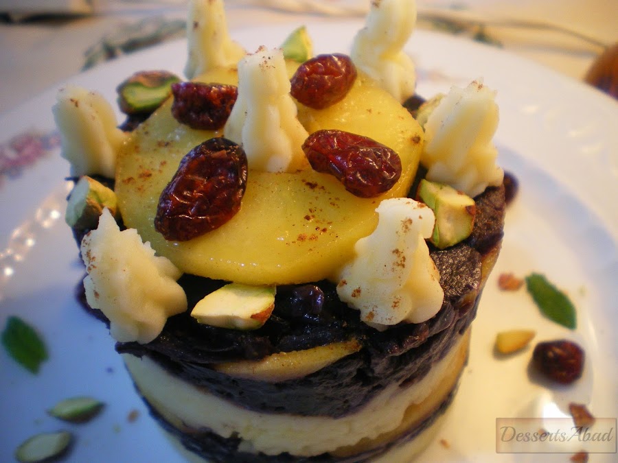 Tartita de lombarda confitada con manzanas y patatas