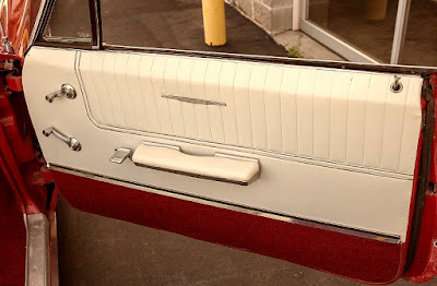 1965 Pontiac Bonneville Convertible Review 1965 Pontiac Bonneville Convertible Interior Door Right