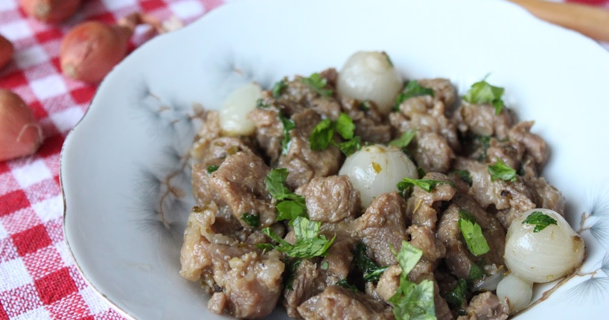 Happy in the Kitchen Arpacık Soğanlı Et Kavurma