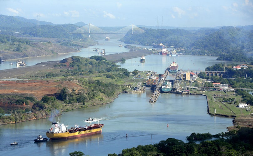 A través del Canal de Panama, viajes y turismo