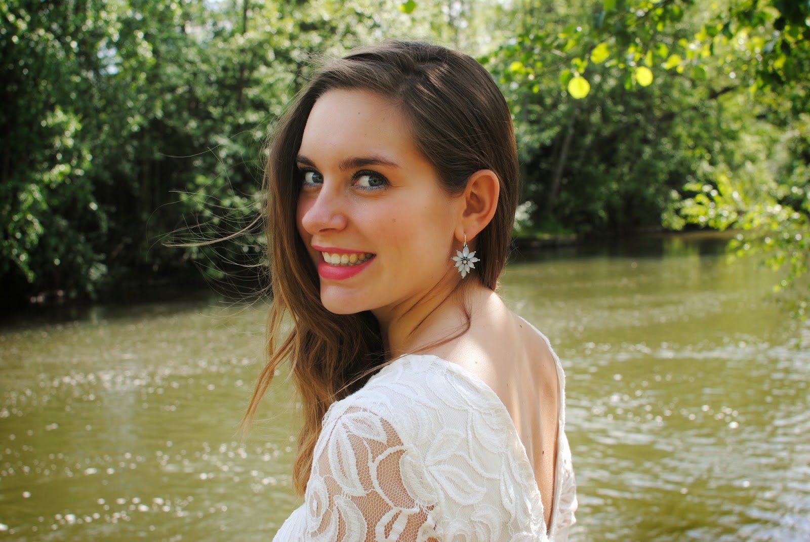 La petite robe en dentelle | Graffiti's Diaries - Blog Mode et Lifestyle