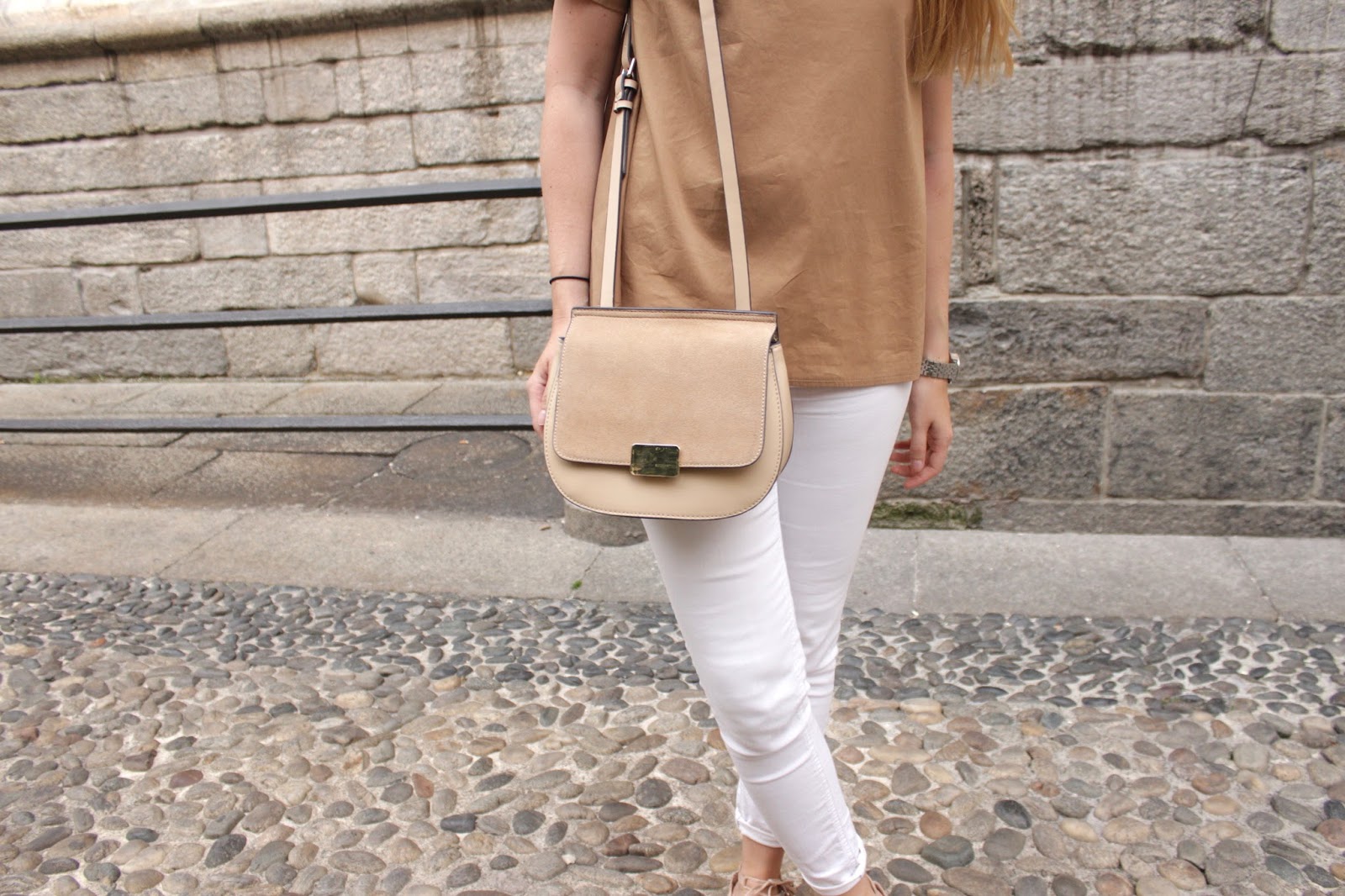 Bow Back Blouse Milano Mailand Beige Fashion Fashionblogger Outfit Bow Back Blouse Milano Mailand Beige Fashion Fashionblogger Outfit
