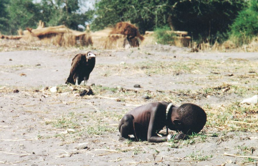 Top 100 Of The Most Influential Photos Of All Time - Starving Child And Vulture, Kevin Carter, 1993