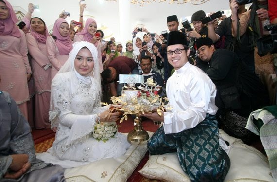 Perkahwinan Ally Iskandar And Nurfarahin Majlis Pernikahan 