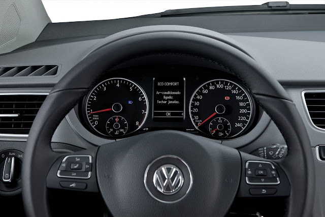 carro CrossFox 2014 Volkswagen - interior - por dentro - painel de instrumentos