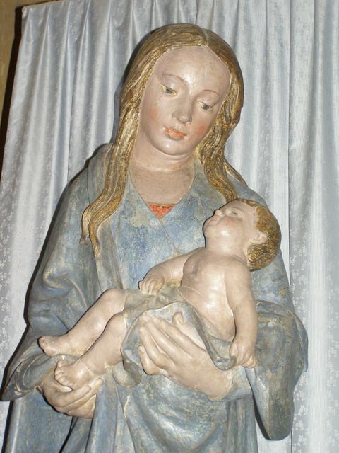 La Vierge et l'enfant, église de l'Hôpital sous Rochefort /©photo Défrade La Vierge et l'enfant, église de l'Hôpital sous Rochefort /©photo Défrade