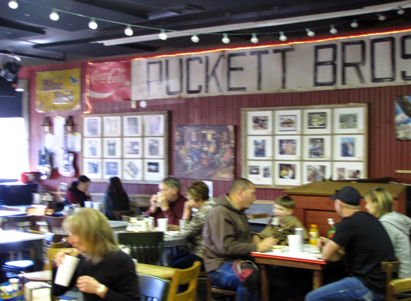 Puckett's Grocery