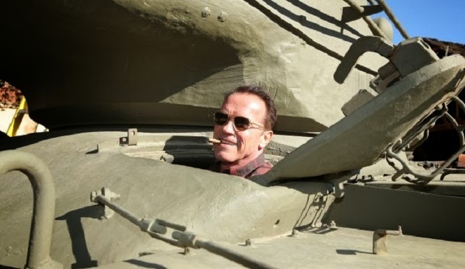 Arnold Schwarzenegger tank crush it randommusings.filminspector.com