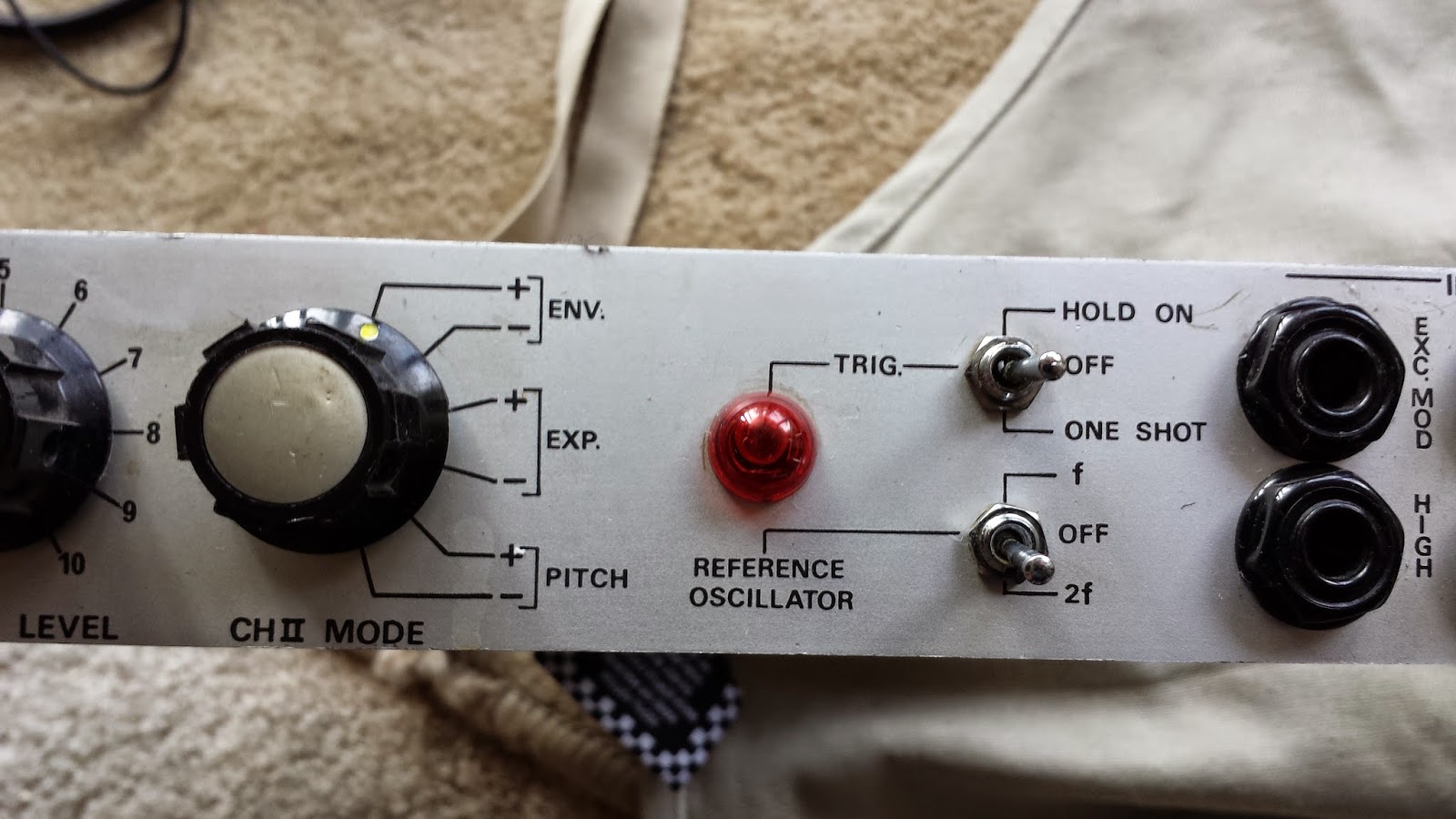 JonDent - Exploring Electronic Music: EMS - Pitch to Voltage converter