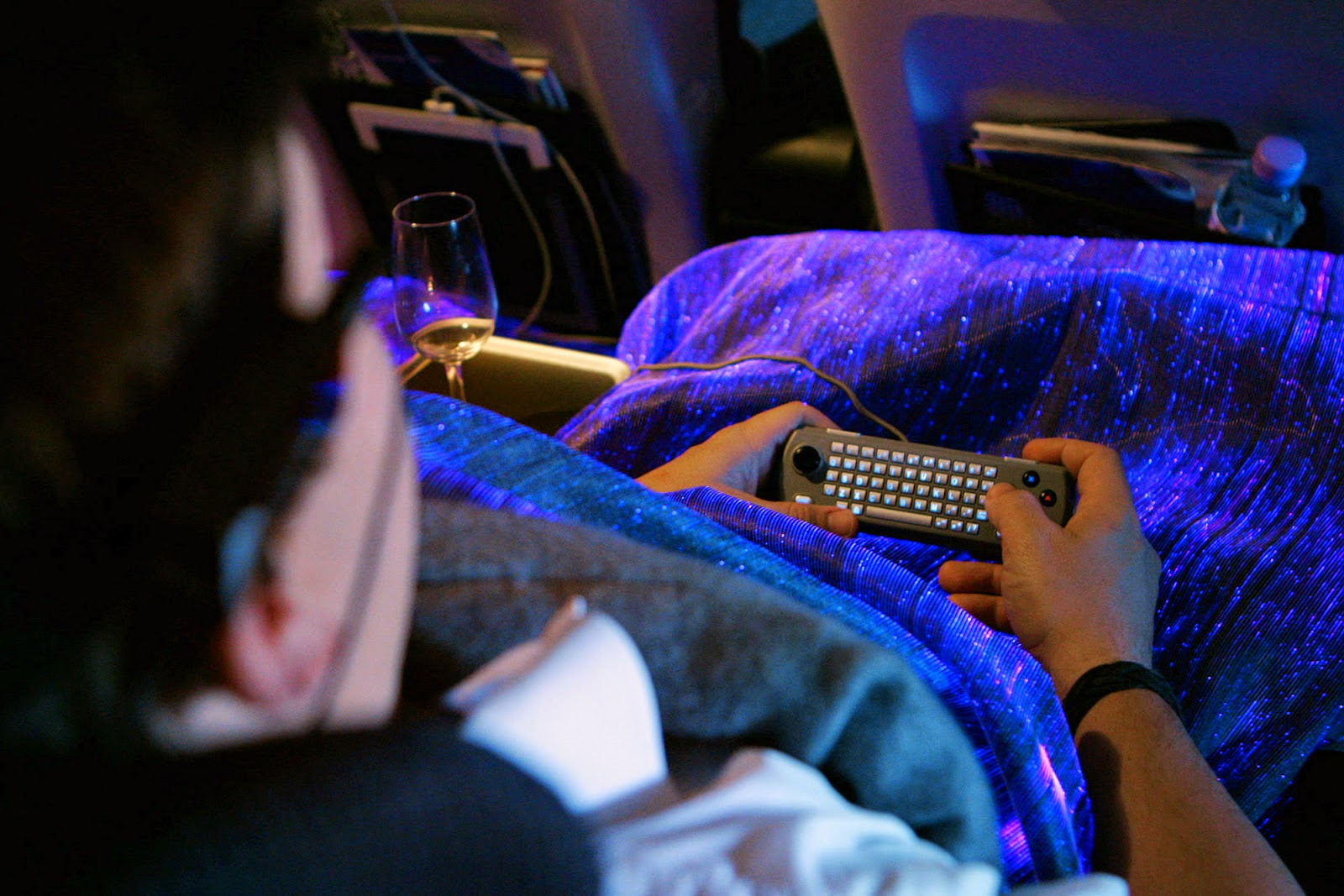 Happiness Blanket changes colours according to mood Trends Pub