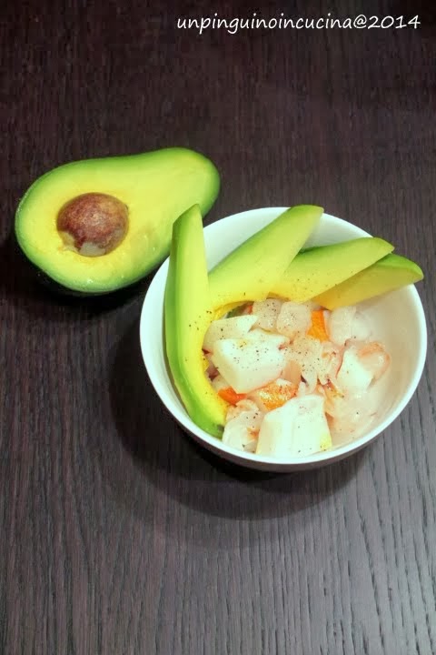 insalata di surimi, avocado e litchies