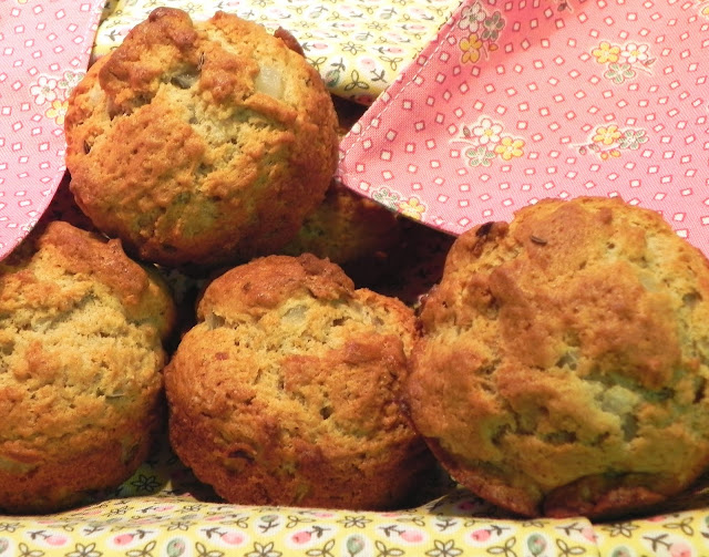 The Iowa Housewife Onion Rye Muffins