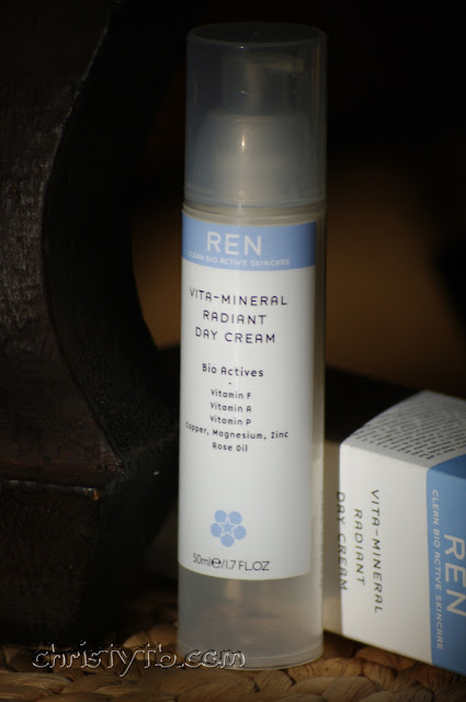Дневной крем для лица REN vita-mineral radiant day cream, normal skin