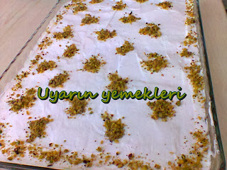 Uyarın Yemekleri: İrmikli Etimek Tatlısı