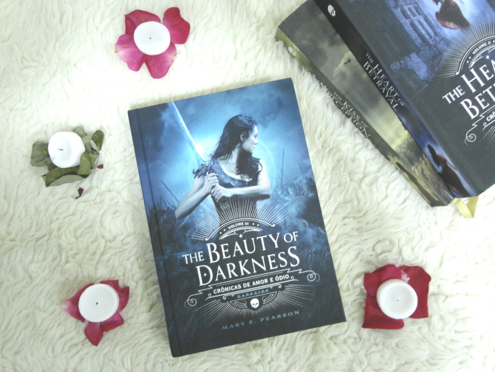 RESENHA DO LIVRO: THE BEAUTY OF DARKNESS - MARY E. PEARSON { #RESENHA } THE BEAUTY OF DARKNESS - MARY E. PEARSON