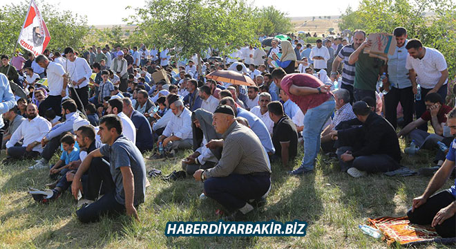 Susa şehitleri mezarları başında anıldı Susa şehitleri mezarları başında anıldı