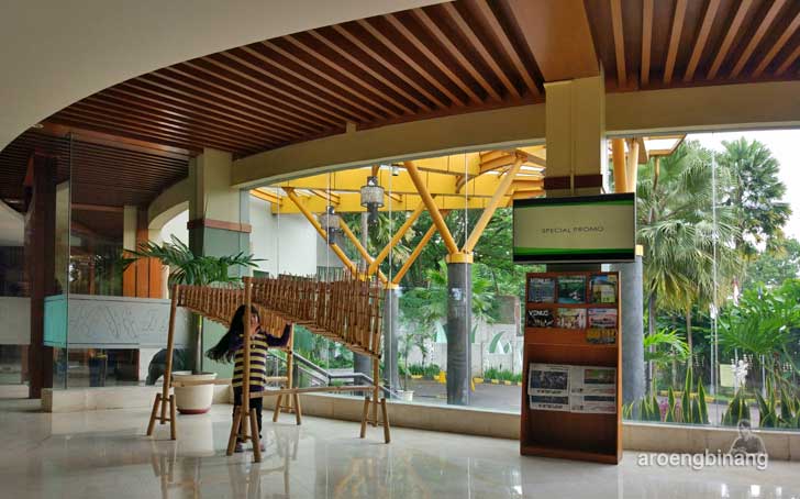 review hotel banana inn bandung