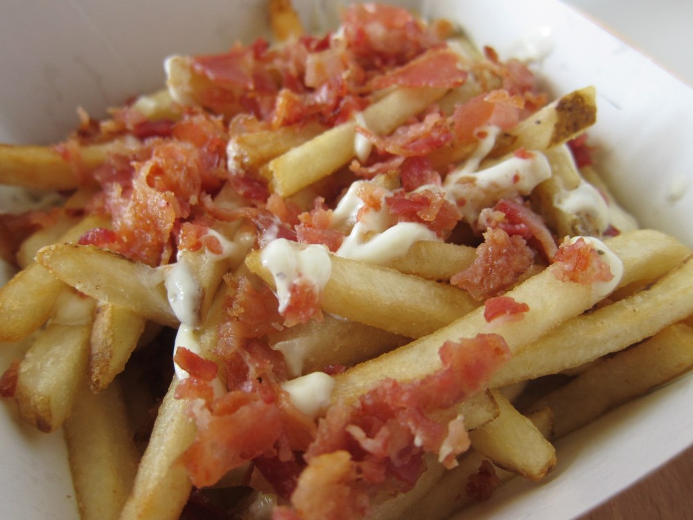 Review Carl's Jr. Bacon Ranch Fries