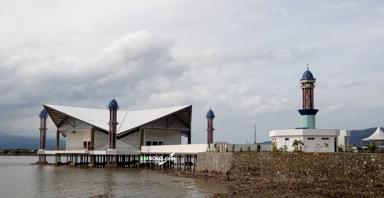 Destinasi Religi di Masjid Terapung Kota Bima