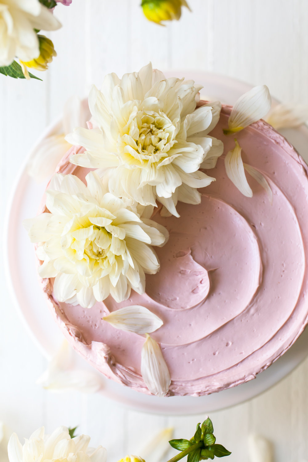 Beach Style, Tablescape, Lemon Poppy Seed Raspberry Layer Cake with