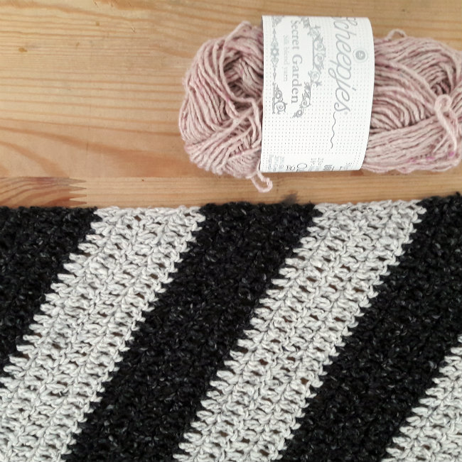 In progress: a scarf for fickle April | Happy in Red In progress: a scarf for fickle April | Happy in Red