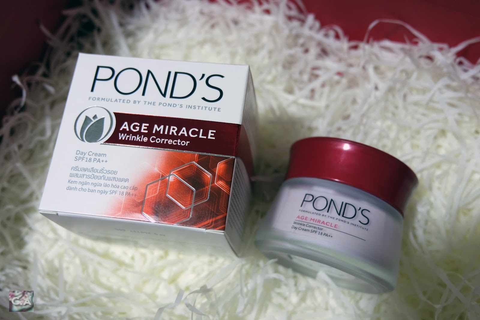 Pond's Age Miracle Wrinkle Corrector Day Cream SPF 18 PA++ Curitan Aqalili
