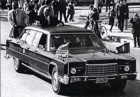 Secret Service agents protecting President Ford