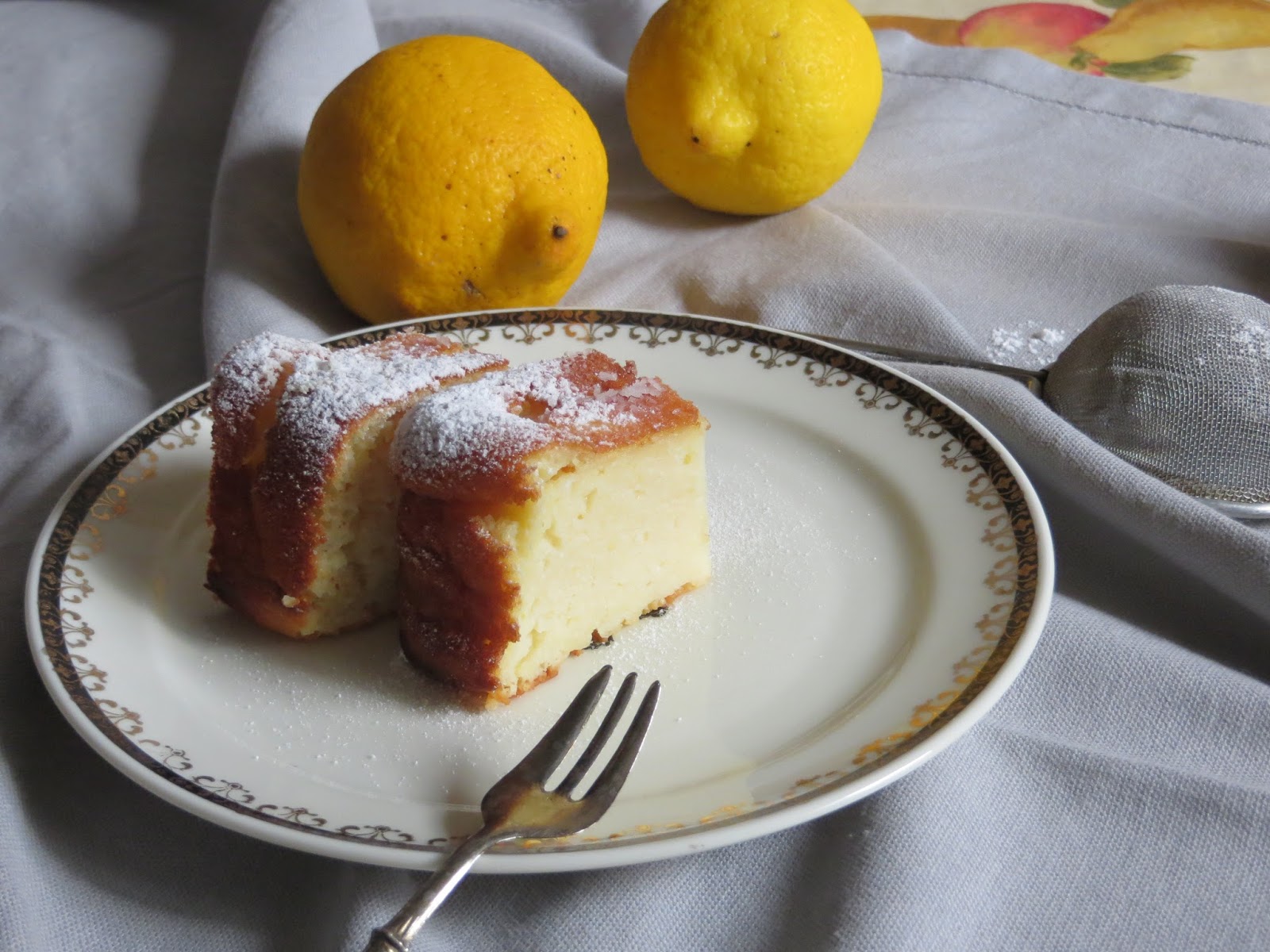 Sei chicchi di melograno Dolce di ricotta e yogurt greco
