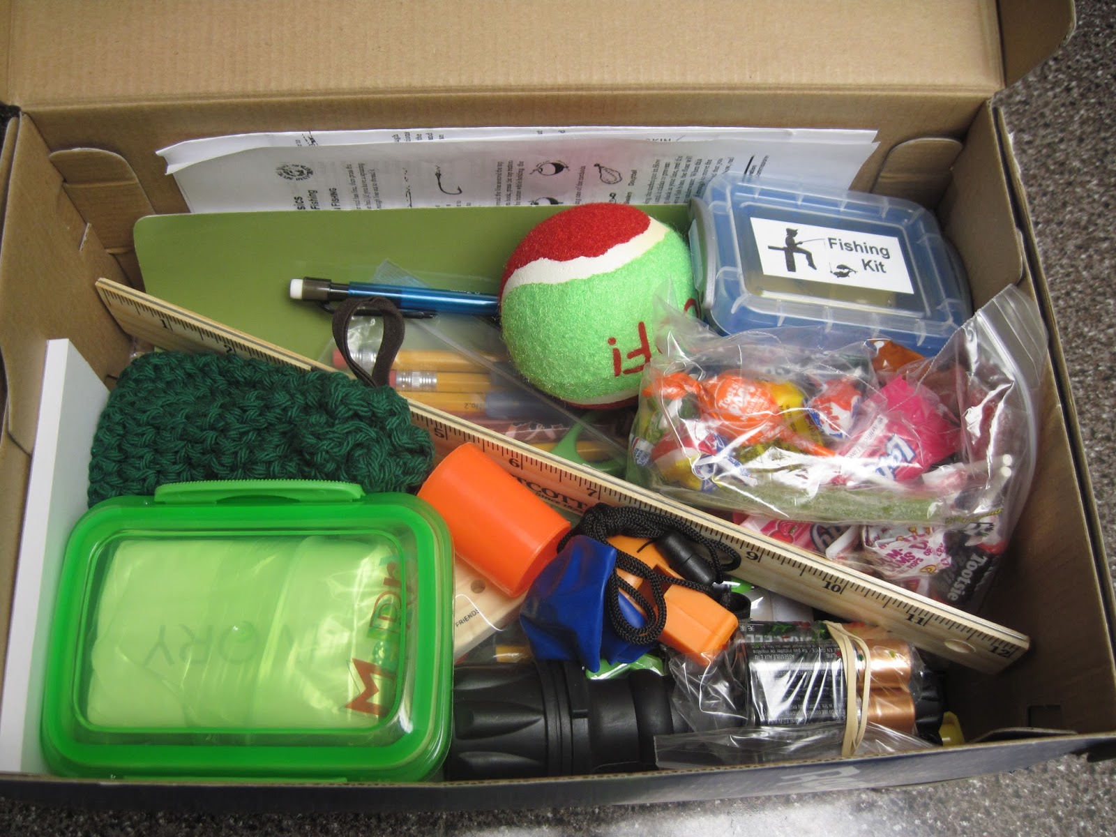 Simply Shoeboxes Example of What to Pack in an OCC Shoebox for 1014