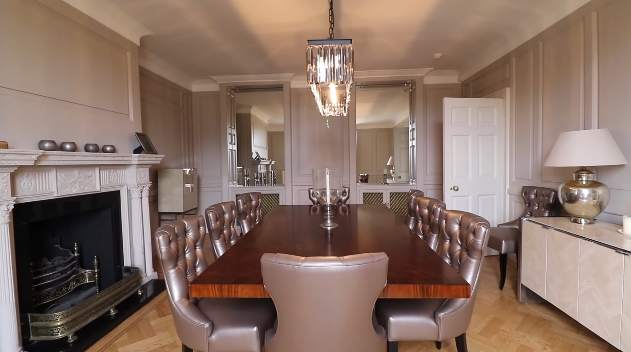 16 Photos vs. Hampton Court Road, East Molesey, Richmond UK Mansion Interior Design Tour
